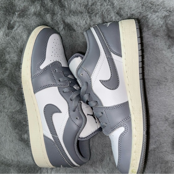 Low Jordan 1s - Picture 1 of 5